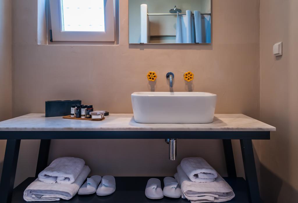 Milia Gi Suites Pollonia Phòng bức ảnh